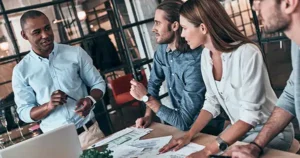 Formation intra-entreprise vs inter-entreprise : que choisir pour l&rsquo;habilitation électrique ?